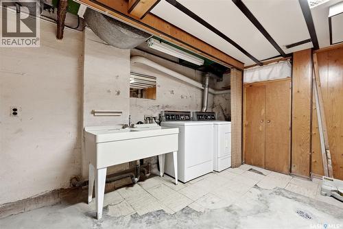 203 Angus Crescent, Regina, SK - Indoor Photo Showing Laundry Room