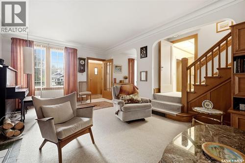 203 Angus Crescent, Regina, SK - Indoor Photo Showing Living Room