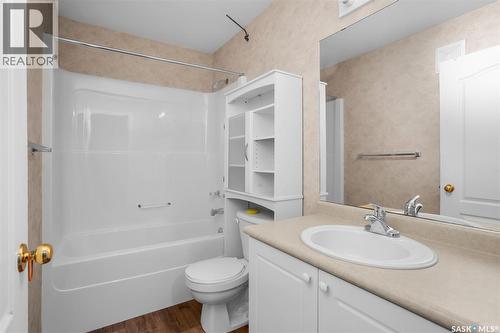102 670 Kenderdine Road, Saskatoon, SK - Indoor Photo Showing Bathroom