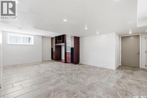 201 Adelaide Street E, Saskatoon, SK - Indoor
