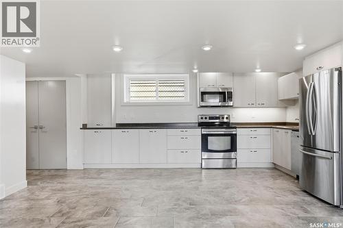 201 Adelaide Street E, Saskatoon, SK - Indoor Photo Showing Kitchen