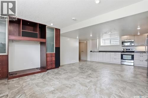201 Adelaide Street E, Saskatoon, SK - Indoor Photo Showing Kitchen