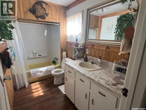 104 Heistad Place, Fishing Lake, SK - Indoor Photo Showing Bathroom