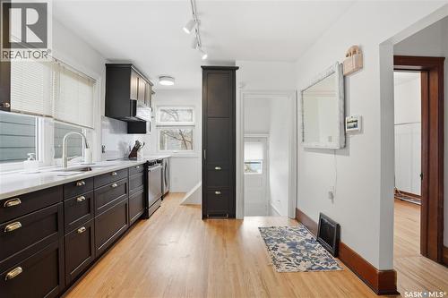 815 4Th Avenue N, Saskatoon, SK - Indoor Photo Showing Kitchen