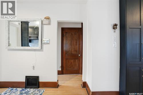 815 4Th Avenue N, Saskatoon, SK - Indoor
