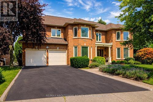 1471 THE LINKS DRIVE  Oakville, ON L6M 2P2