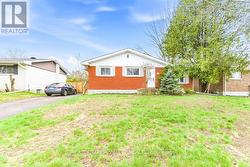 12 CLAREMOUNT ROAD Deep River, ON K0J 1P0
