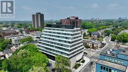 310 - 863 ST CLAIR AVENUE W Toronto, ON M6C 1C4
