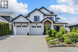 2418 Crestview Road West Kelowna, BC V1Z 1Z2