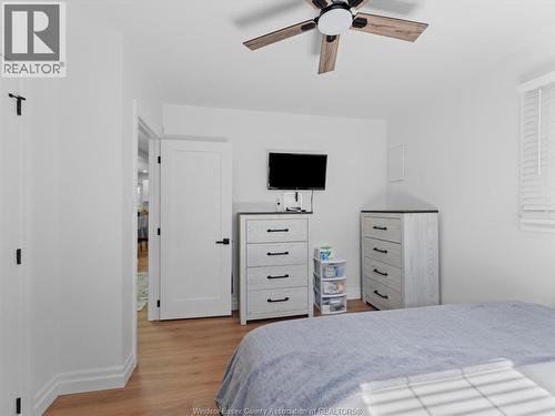 1733 Glendale, Windsor, ON - Indoor Photo Showing Bedroom