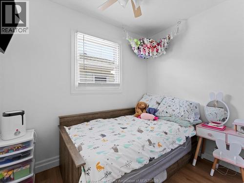 1733 Glendale, Windsor, ON - Indoor Photo Showing Bedroom