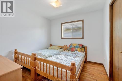 1042 Brookview Crescent, Windsor, ON - Indoor Photo Showing Bedroom