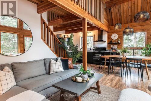 9 Jeffery Road, Parry Sound Remote Area (Lount), ON - Indoor Photo Showing Living Room