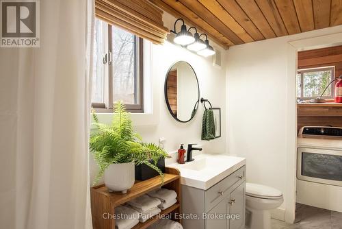 9 Jeffery Road, Parry Sound Remote Area (Lount), ON - Indoor Photo Showing Bathroom