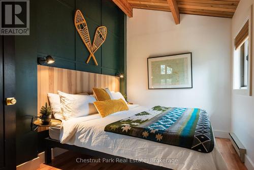 9 Jeffery Road, Parry Sound Remote Area (Lount), ON - Indoor Photo Showing Bedroom