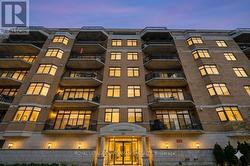 201 - 260 BESSERER STREET  Ottawa, ON K1N 1J3