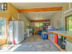 Entry foyer/laundry - 
