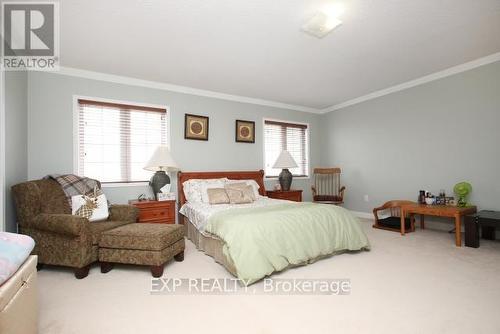 1335 Langley Circle, Oshawa, ON - Indoor Photo Showing Bedroom