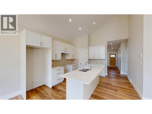 4868 Riverview Drive Unit# 118, Edgewater, BC - Indoor Photo Showing Kitchen With Double Sink