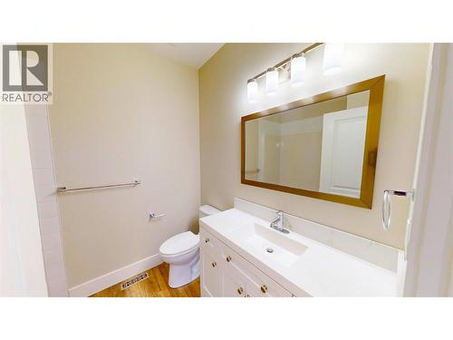4868 Riverview Drive Unit# 118, Edgewater, BC - Indoor Photo Showing Bathroom