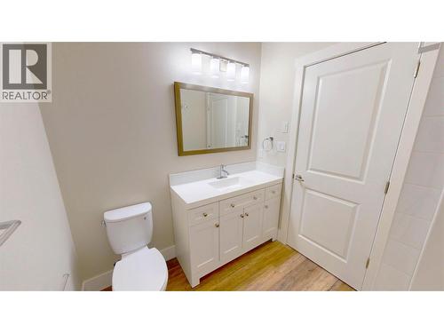 4868 Riverview Drive Unit# 118, Edgewater, BC - Indoor Photo Showing Bathroom