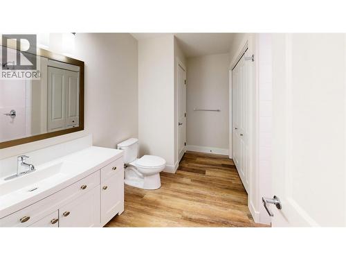 4868 Riverview Drive Unit# 118, Edgewater, BC - Indoor Photo Showing Bathroom