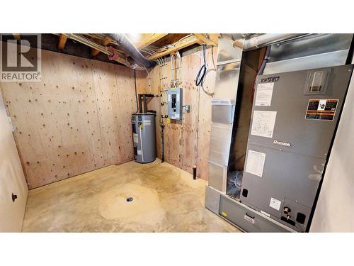 4868 Riverview Drive Unit# 118, Edgewater, BC - Indoor Photo Showing Basement
