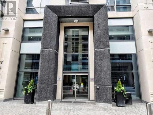 1211 - 9205 YONGE STREET  Richmond Hill, ON L4C 1V5