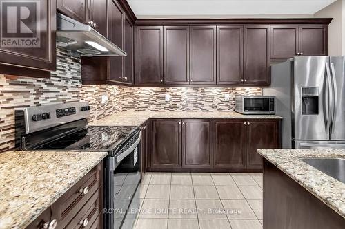 87 Richler Avenue, Vaughan, ON - Indoor Photo Showing Kitchen With Upgraded Kitchen