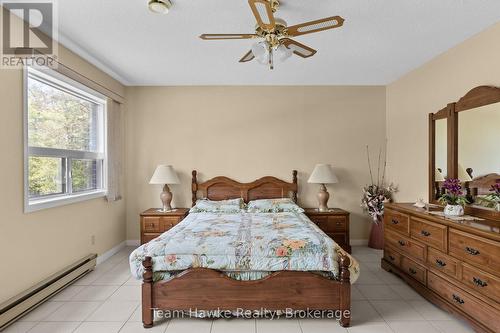 2253 Tiny Beaches Road S, Tiny, ON - Indoor Photo Showing Bedroom