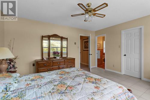 2253 Tiny Beaches Road S, Tiny, ON - Indoor Photo Showing Bedroom