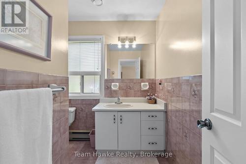 2253 Tiny Beaches Road S, Tiny, ON - Indoor Photo Showing Bathroom