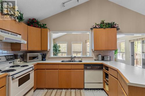 2253 Tiny Beaches Road S, Tiny, ON - Indoor Photo Showing Kitchen