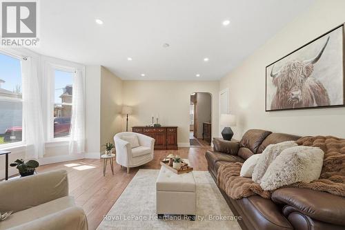 50 Church Street, Goderich (Goderich (Town)), ON - Indoor Photo Showing Living Room