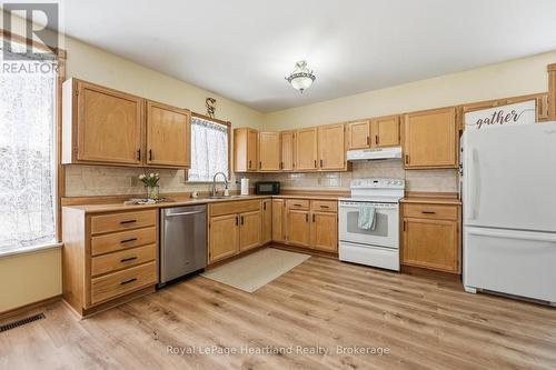 50 Church Street, Goderich (Goderich (Town)), ON - Indoor Photo Showing Kitchen