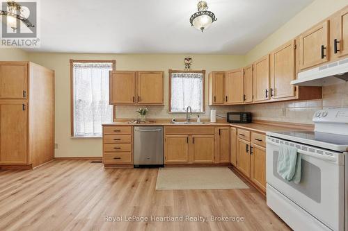 50 Church Street, Goderich (Goderich (Town)), ON - Indoor Photo Showing Kitchen