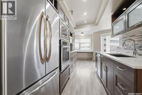 1080 424 Spadina Crescent E, Saskatoon, SK - Indoor Photo Showing Kitchen With Stainless Steel Kitchen With Upgraded Kitchen