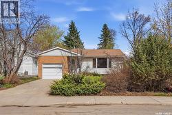 517 Copland CRESCENT  Saskatoon, SK S7H 2Z4