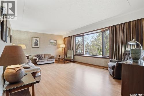 517 Copland Crescent, Saskatoon, SK - Indoor Photo Showing Living Room