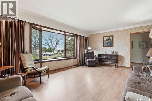 517 Copland Crescent, Saskatoon, SK - Indoor Photo Showing Living Room