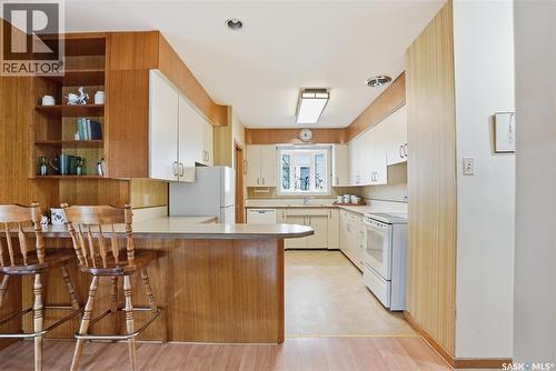 517 Copland Crescent, Saskatoon, SK - Indoor Photo Showing Kitchen