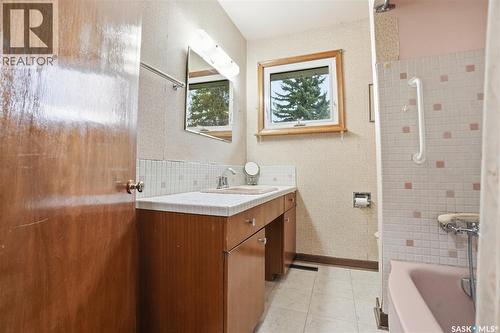 517 Copland Crescent, Saskatoon, SK - Indoor Photo Showing Bathroom