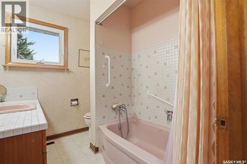 517 Copland Crescent, Saskatoon, SK - Indoor Photo Showing Bathroom