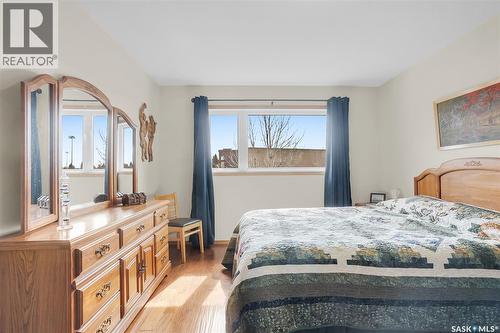 1 135 Pinehouse Drive, Saskatoon, SK - Indoor Photo Showing Bedroom