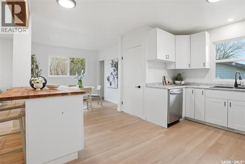 2201 Broadway Avenue, Saskatoon, SK - Indoor Photo Showing Kitchen