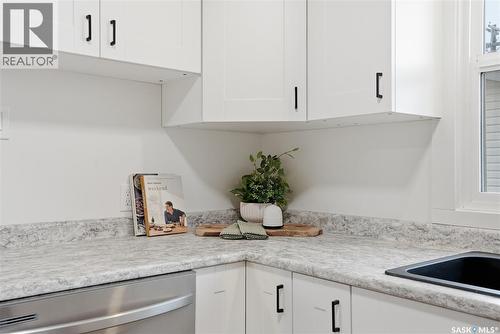 2201 Broadway Avenue, Saskatoon, SK - Indoor Photo Showing Kitchen