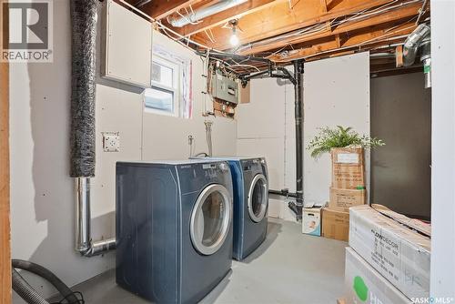 2201 Broadway Avenue, Saskatoon, SK - Indoor Photo Showing Laundry Room