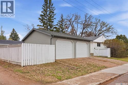 2201 Broadway Avenue, Saskatoon, SK - Outdoor