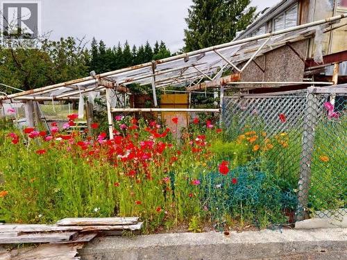 6503 Hillcrest Ave, Powell River, BC - Outdoor