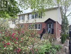 MAIN FLOOR - 302 MAPLE AVENUE  Oakville, ON L6J 2H7